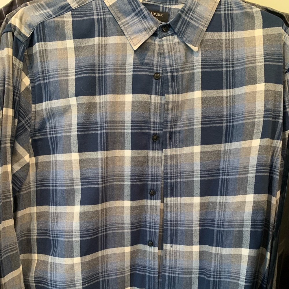 Banana Republic Long Sleeve Button Up